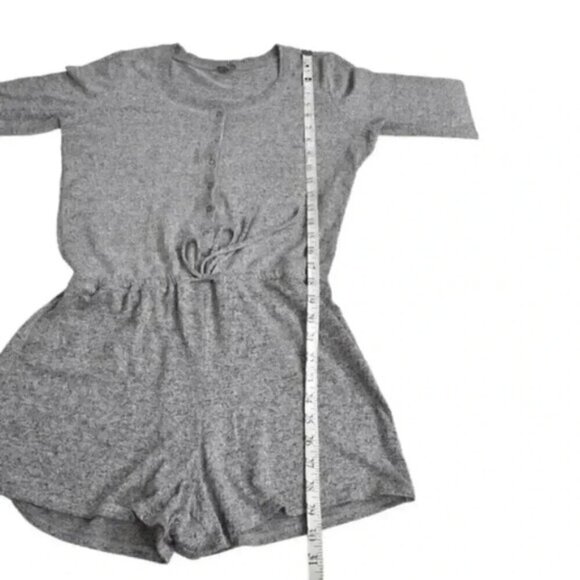 Aerie Romper Playsuit Long Sleeve Snap Front Gray Loungewear Size Medium - Picture 11 of 11